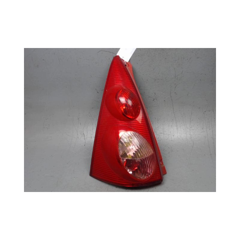 FEU ARRIERE GAUCHE  PEUGEOT 107 3P