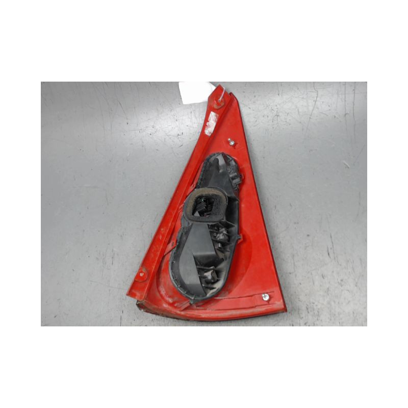 FEU ARRIERE GAUCHE  PEUGEOT 107 3P