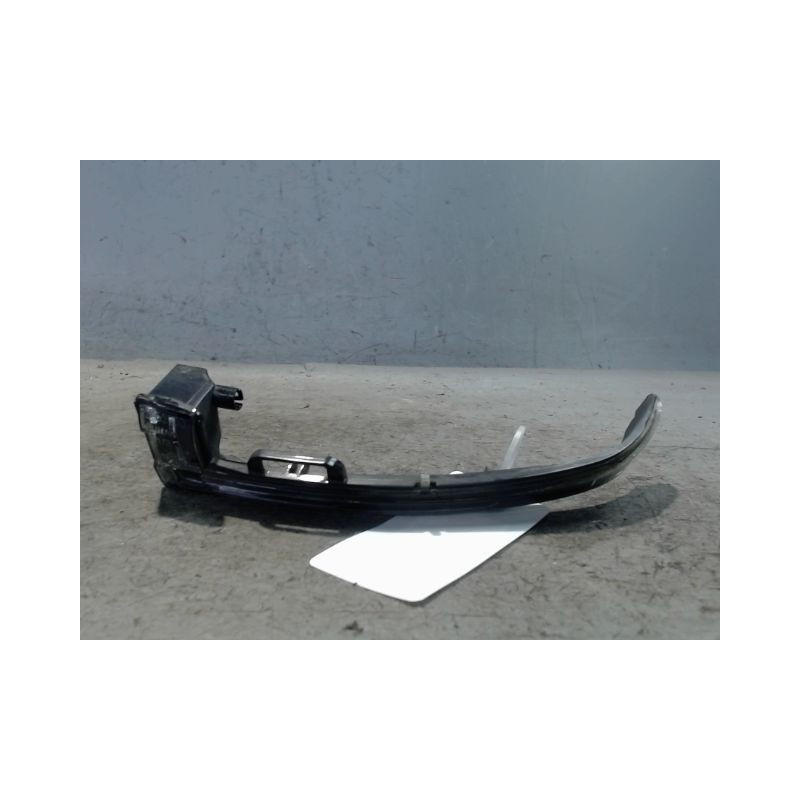 REPETITEUR RETROVISEUR GAUCHE PEUGEOT 308 SW 2008-