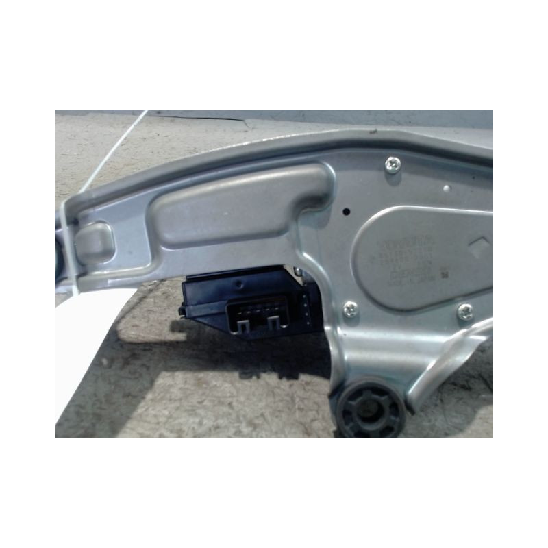 MOTEUR ESSUIE-GLACE ARRIERE TOYOTA VERSO-S