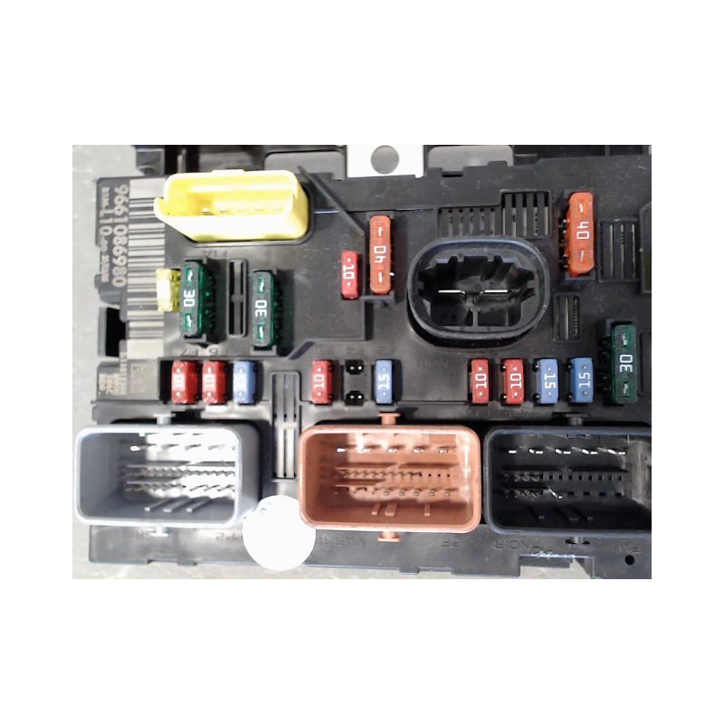 BOITE A FUSIBLES PEUGEOT 207 5P
