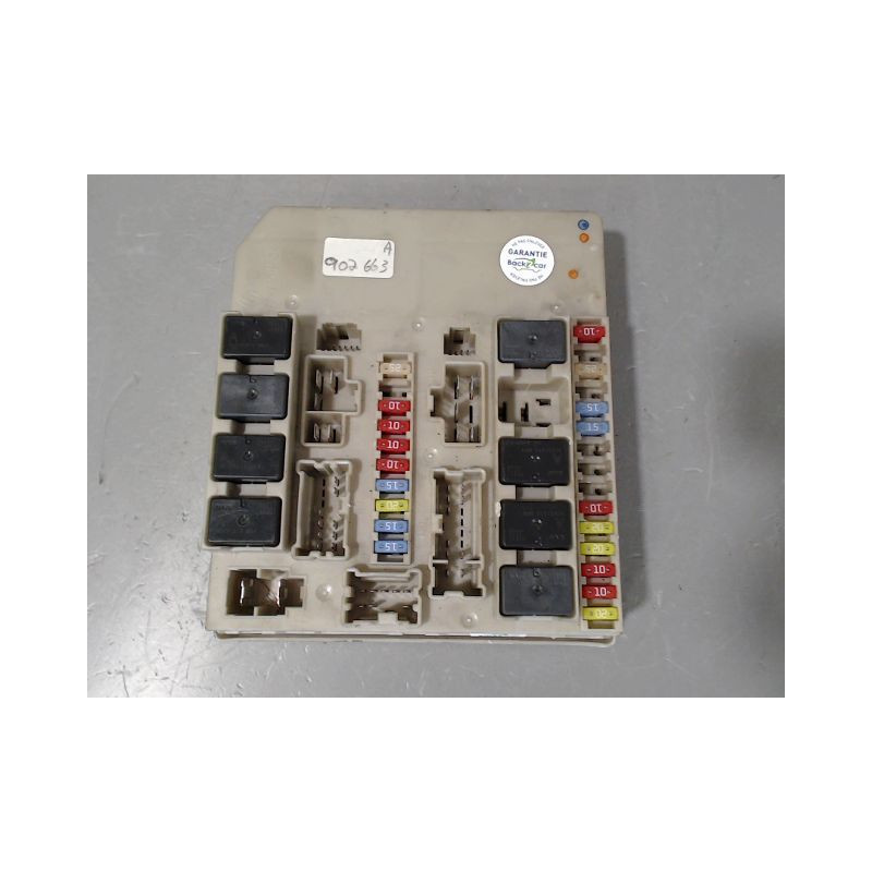 BOITE A FUSIBLES RENAULT CLIO III 2010-