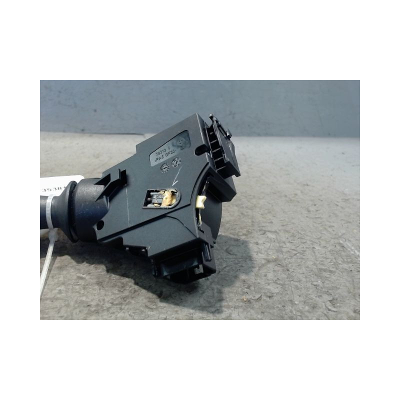 COMMANDE CLIGNOTANT FORD KA+