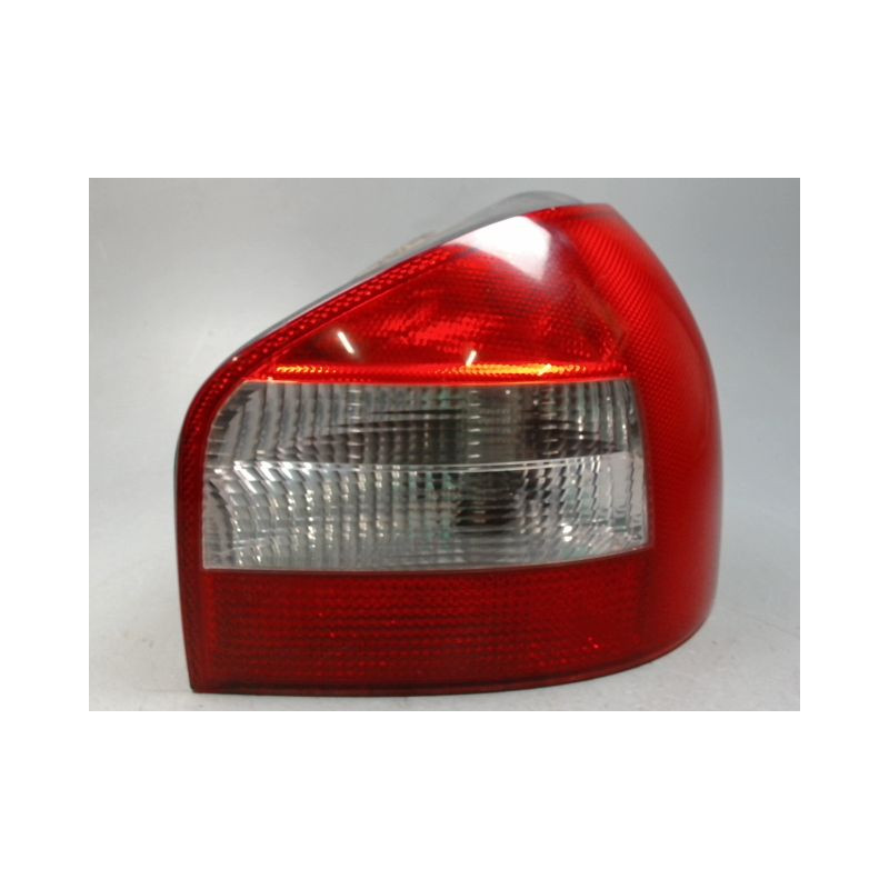 FEU ARRIERE DROIT AUDI A3 2000-2003