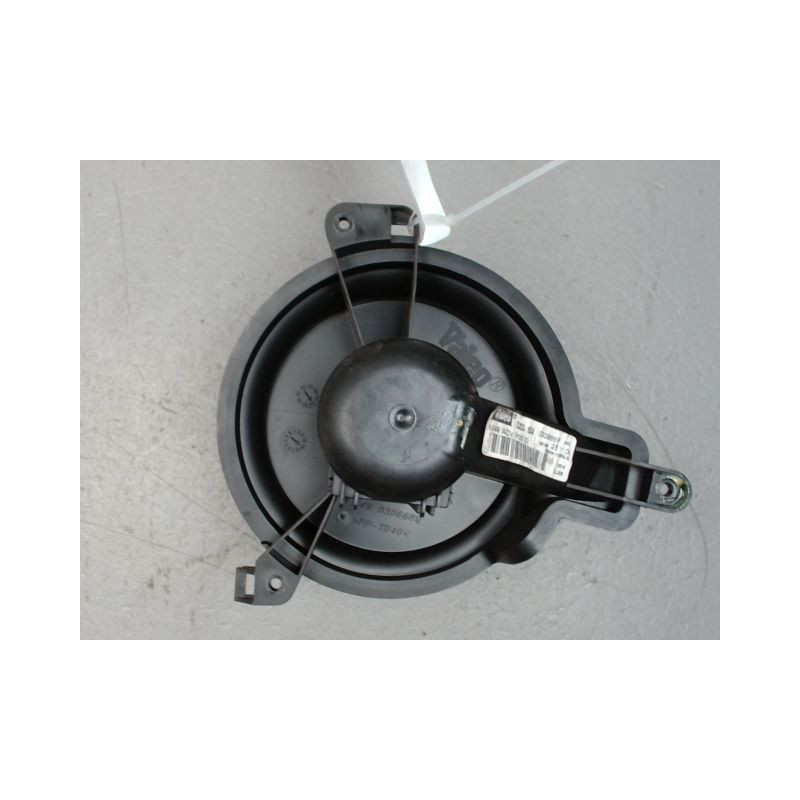 MOTEUR VENTILATEUR CHAUFFAGE PEUGEOT PARTNER BREAK 2002-