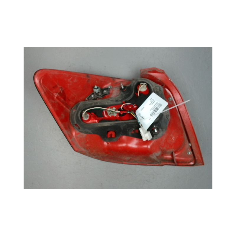 FEU ARRIERE DROIT TOYOTA AURIS 2010-