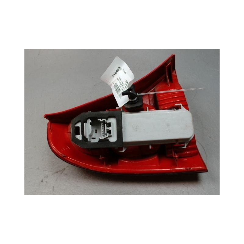 FEU ARRIERE DROIT RENAULT CLIO II PH.2 01-06