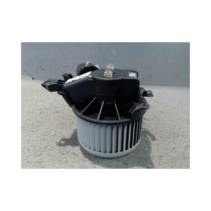 MOTEUR VENTILATEUR CHAUFFAGE OPEL CORSA 2010-
