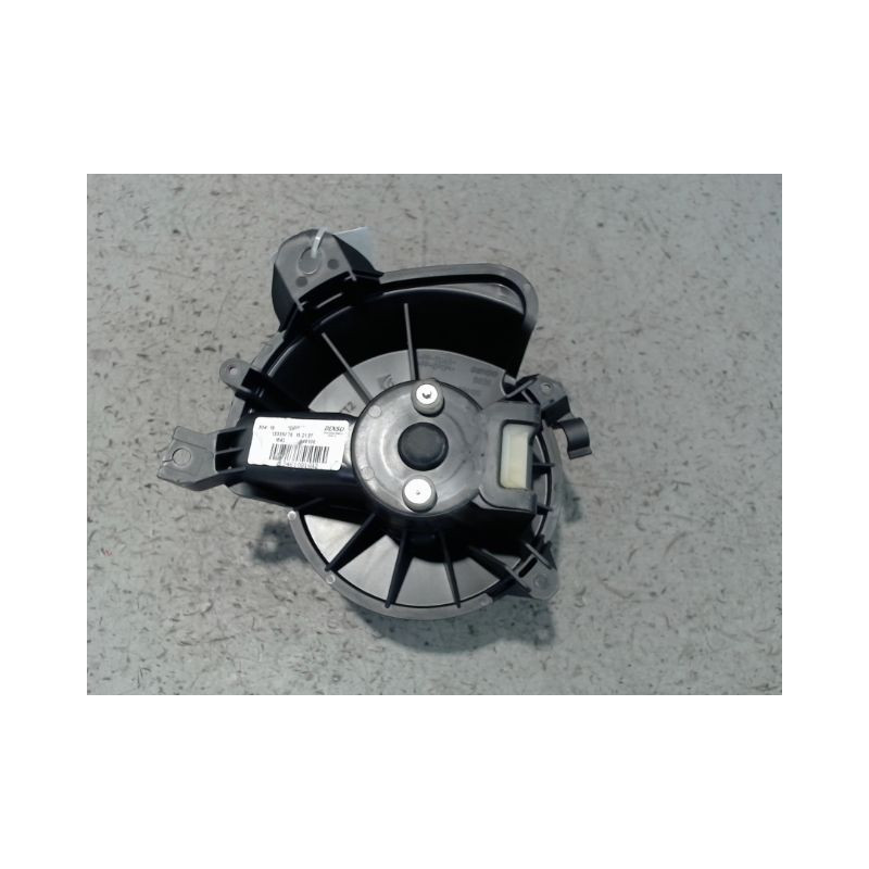 MOTEUR VENTILATEUR CHAUFFAGE OPEL CORSA 2010-
