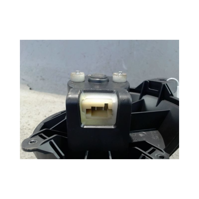 MOTEUR VENTILATEUR CHAUFFAGE OPEL CORSA 2010-