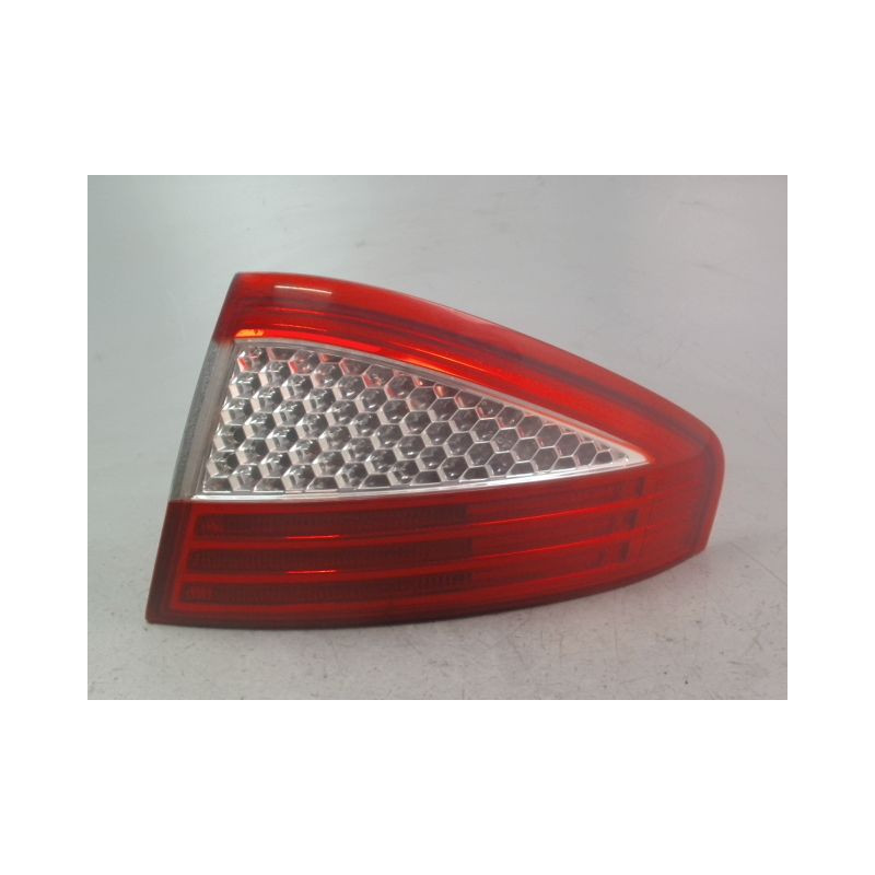 FEU ARRIERE DROIT FORD MONDEO III Phase 1 2007-2010