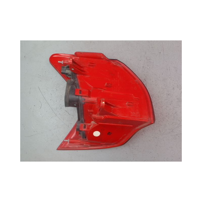 FEU ARRIERE DROIT PEUGEOT 3008 2008-