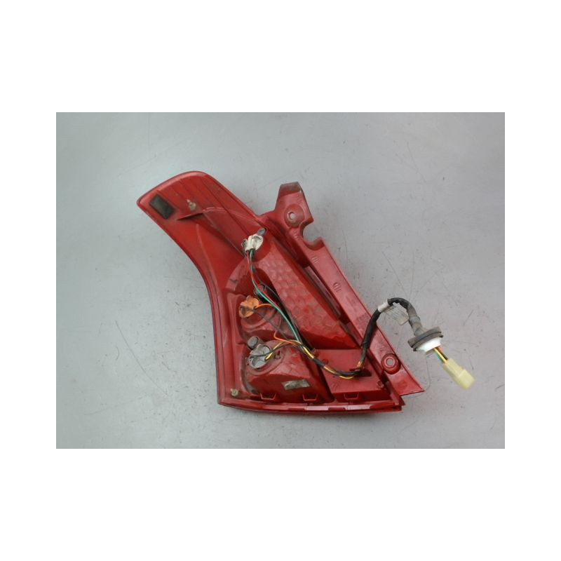 FEU ARRIERE DROIT SUZUKI SWIFT III 2005-2011