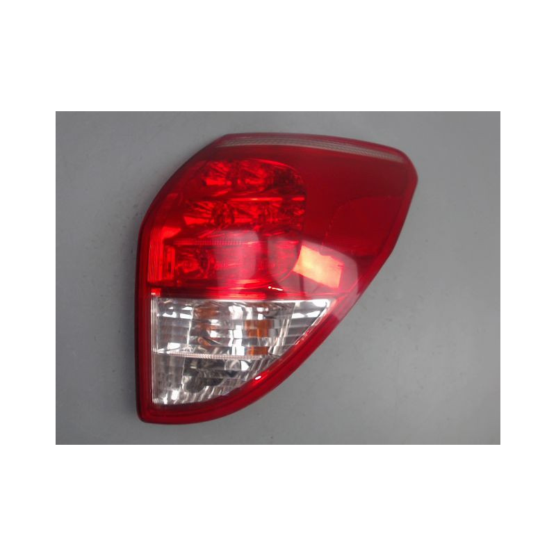 FEU ARRIERE DROIT TOYOTA RAV4