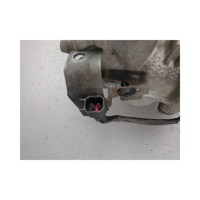 COMPRESSEUR AIR CONDITIONNE FORD FIESTA