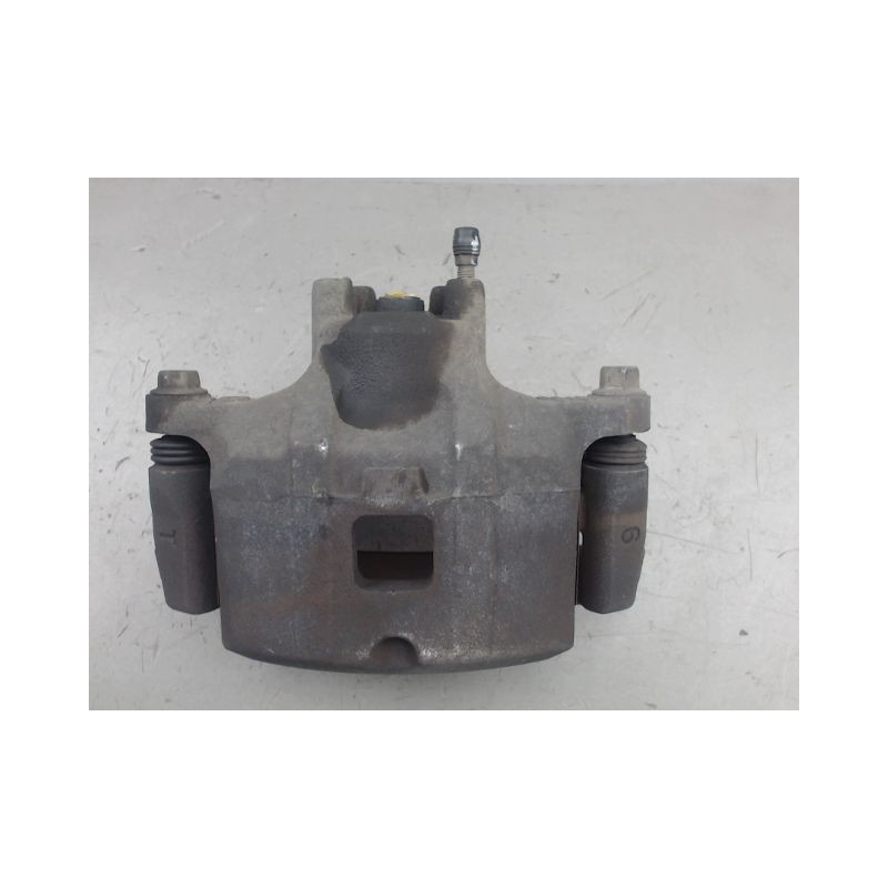 ETRIER DE FREIN AVANT GAUCHE MITSUBISHI ASX