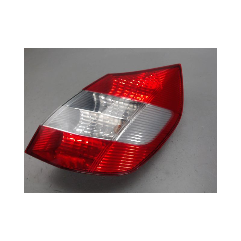 FEU ARRIERE DROIT RENAULT MEGANE