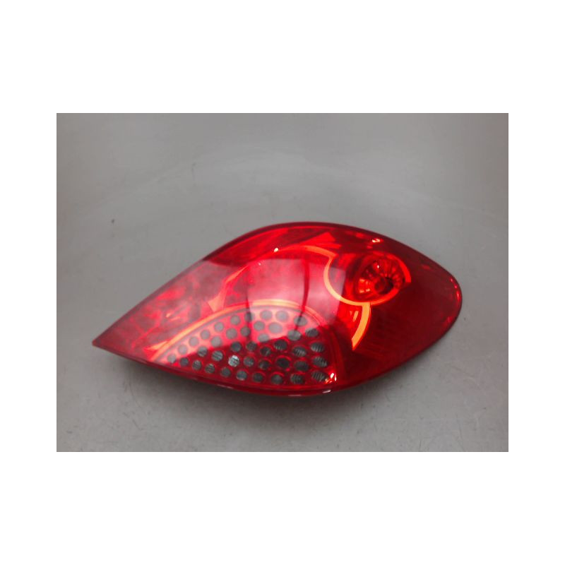 FEU ARRIERE DROIT PEUGEOT 207