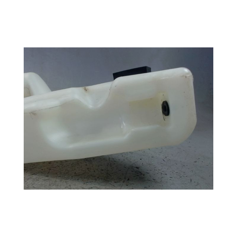 RESERVOIR LAVE-GLACE AVANT VOLKSWAGEN POLO 2005-