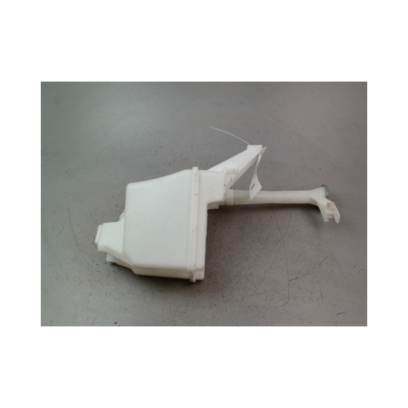 RESERVOIR LAVE-GLACE AVANT NISSAN JUKE Phase 1 2010-...