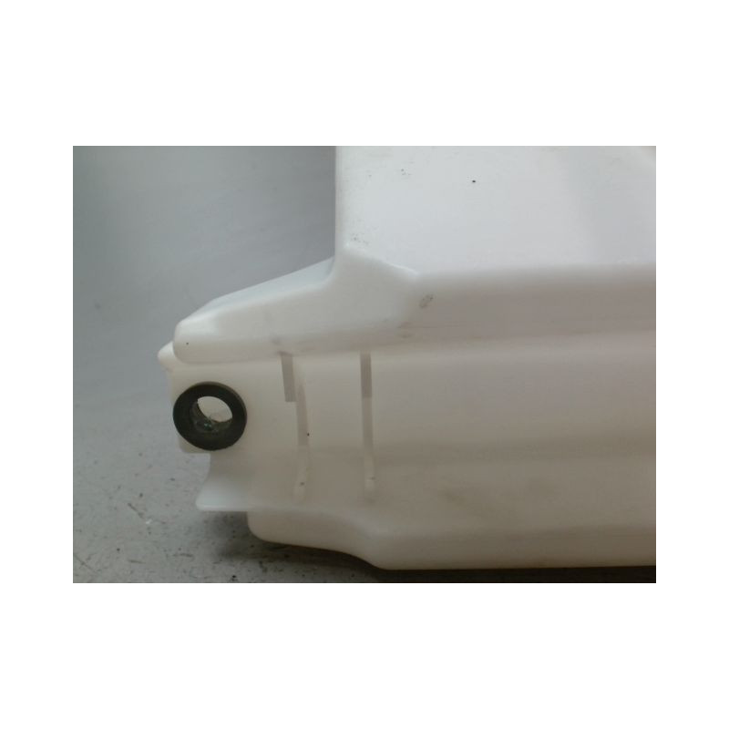 RESERVOIR LAVE-GLACE AVANT NISSAN JUKE Phase 1 2010-...
