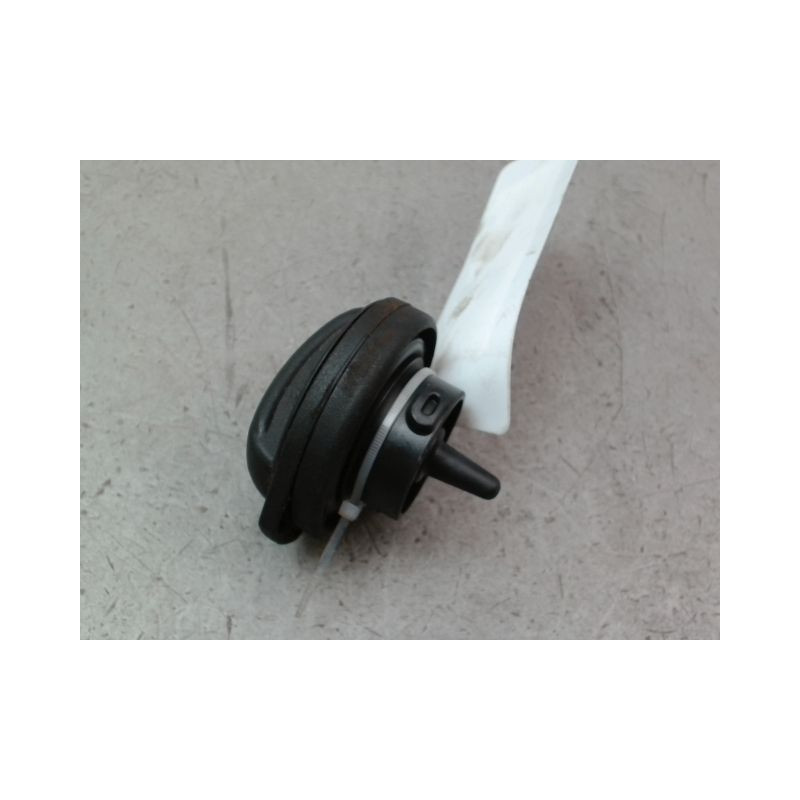 BOUCHON RESERVOIR A CARBURANT VOLKSWAGEN PASSAT SW 2005-