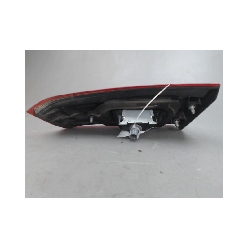FEU ARRIERE INTERIEUR GAUCHE MITSUBISHI ASX