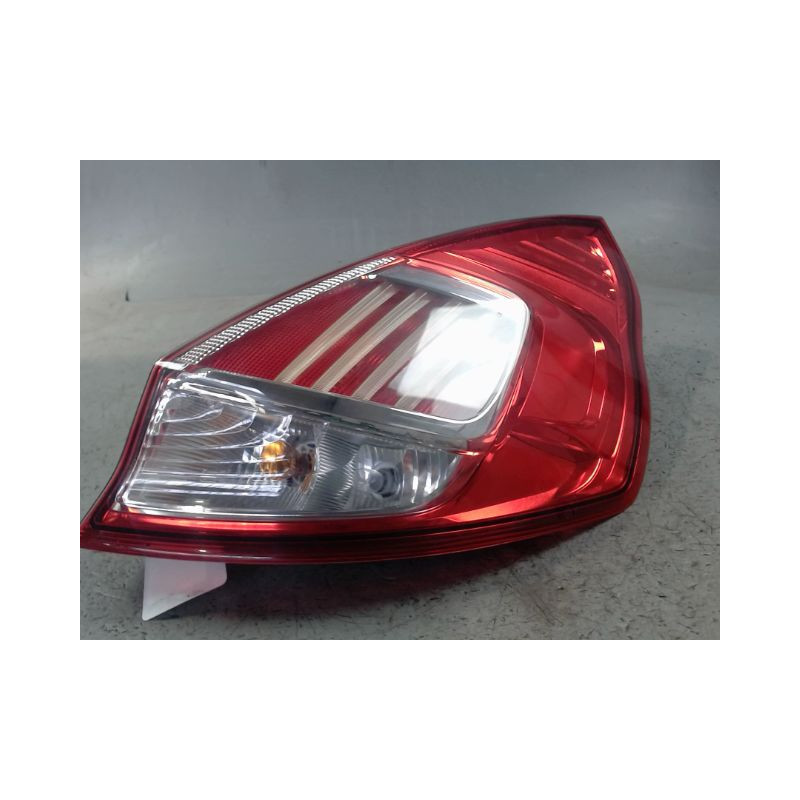 FEU ARRIERE DROIT FORD FIESTA 2010-