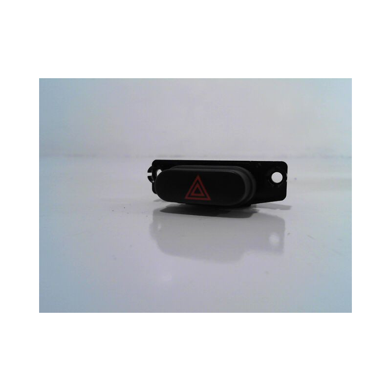 BOUTON DE WARNING HYUNDAI I10