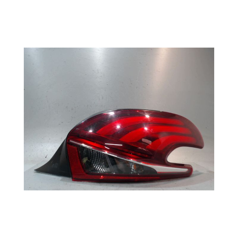FEU ARRIERE DROIT PEUGEOT 208
