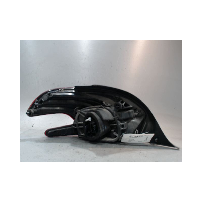 FEU ARRIERE DROIT PEUGEOT 208