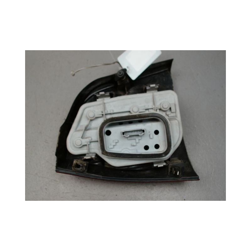 FEU ARRIERE DROIT VOLKSWAGEN POLO 02-05