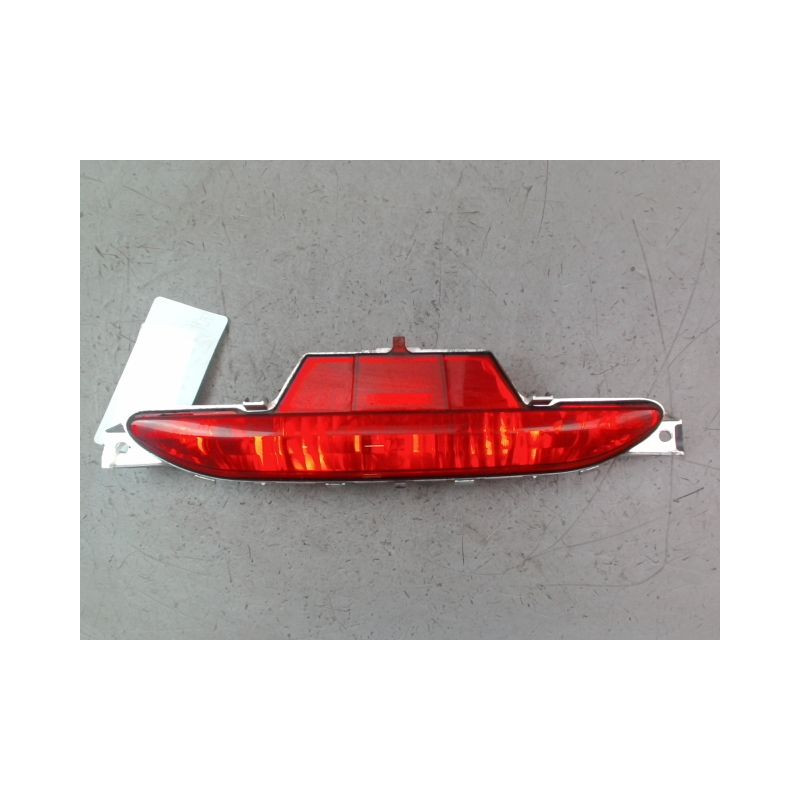 FEU BROUILLARD CENTRAL ARRIERE PEUGEOT 208