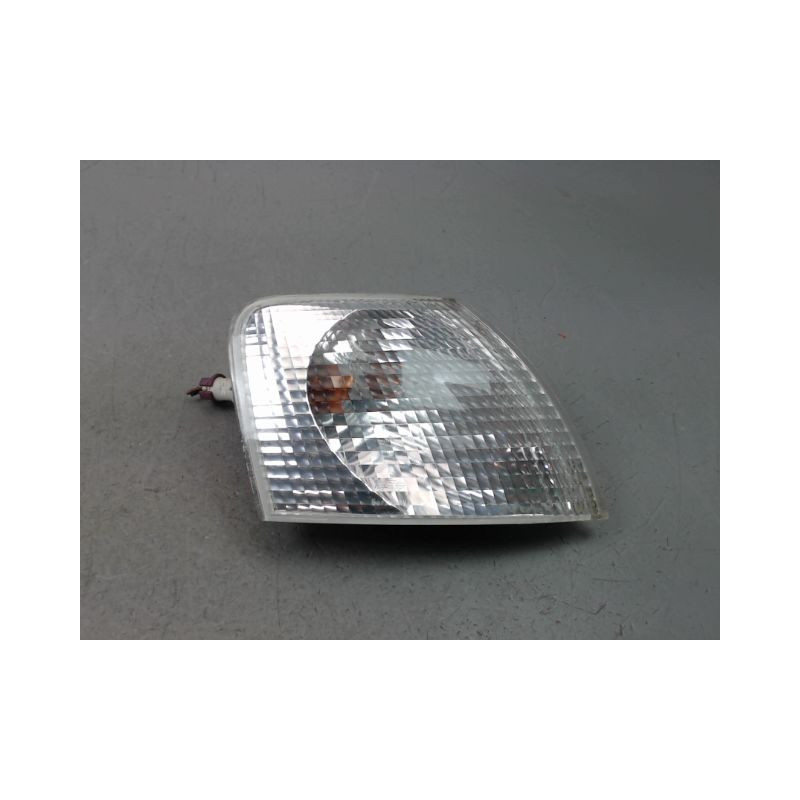 CLIGNOTANT DROIT VOLKSWAGEN PASSAT BREAK IV Phase 1 1997-2000