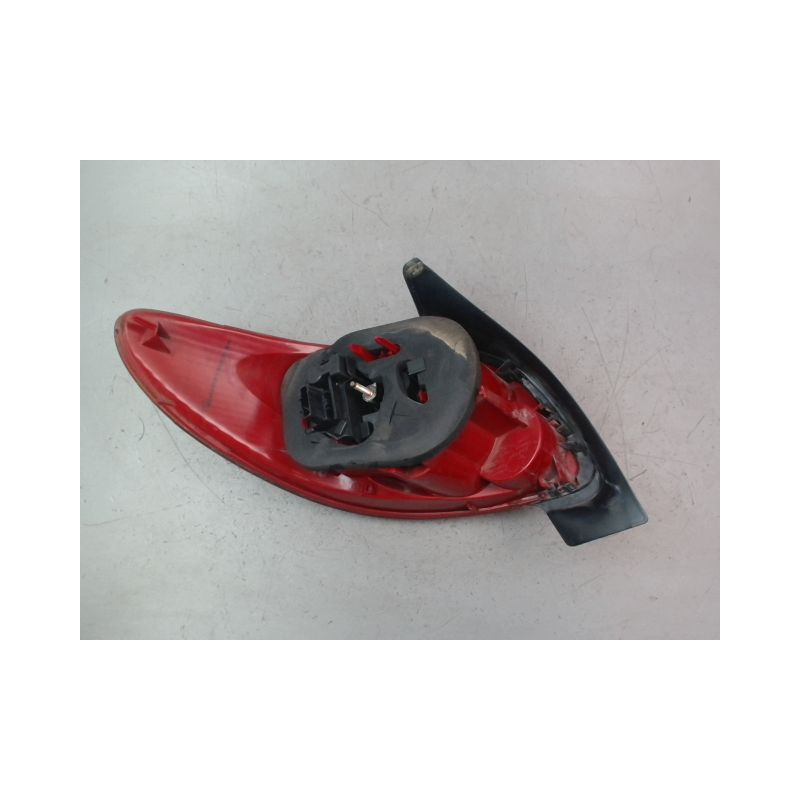 FEU ARRIERE DROIT PEUGEOT 206 1998-2009