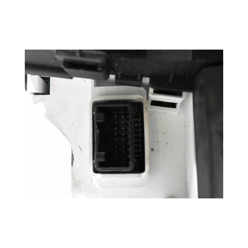 BLOC COMPTEURS TOYOTA YARIS 2005-