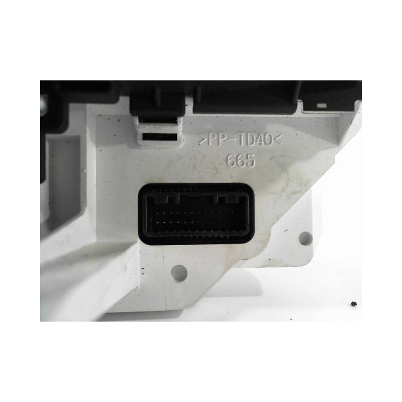 BLOC COMPTEURS TOYOTA YARIS 2005-