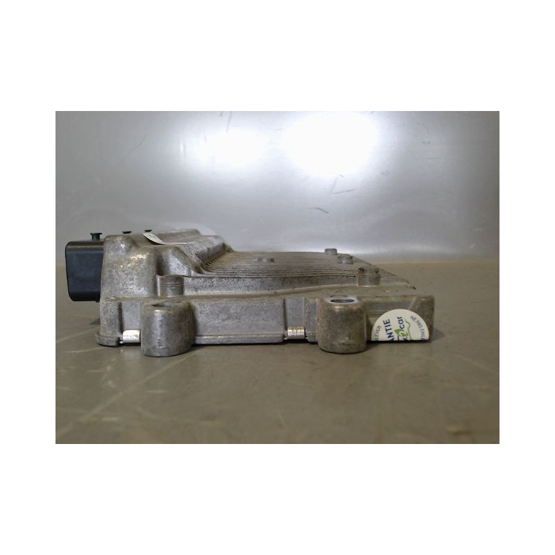 CALCULATEUR MOTEUR PEUGEOT 207