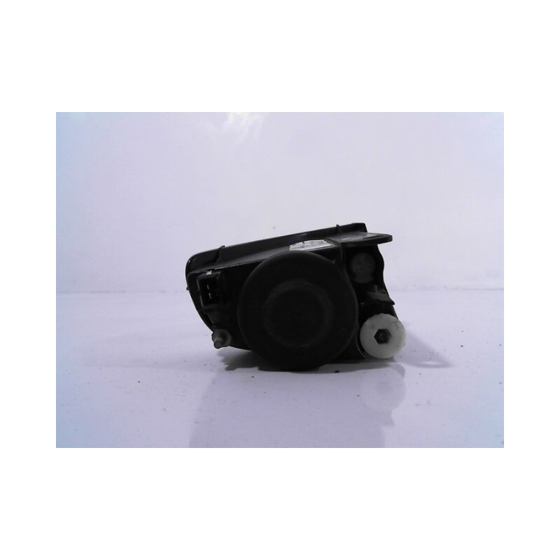 PHARE ANTIBROUILLARD AVANT GAUCHE TOYOTA AVENSIS 2000-2003