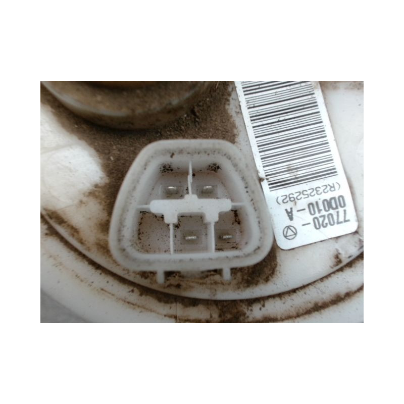 POMPE CARBURANT IMMERGEE TOYOTA YARIS -2003