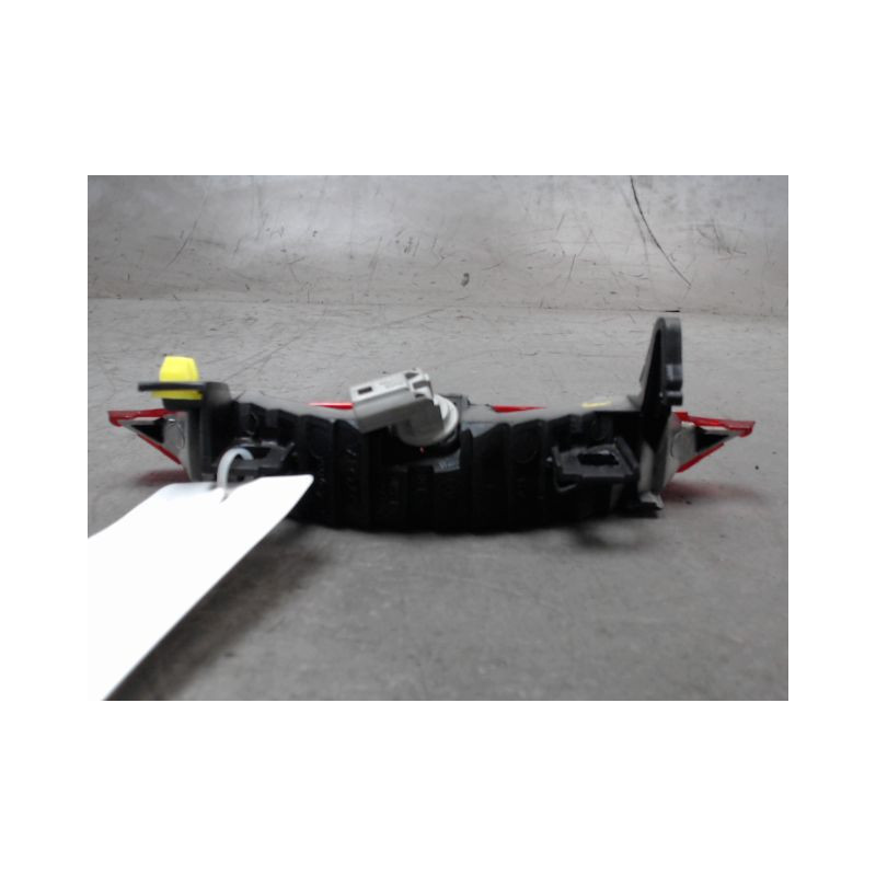 FEUX STOP SUPPLEMENTAIRE TOYOTA YARIS -2003