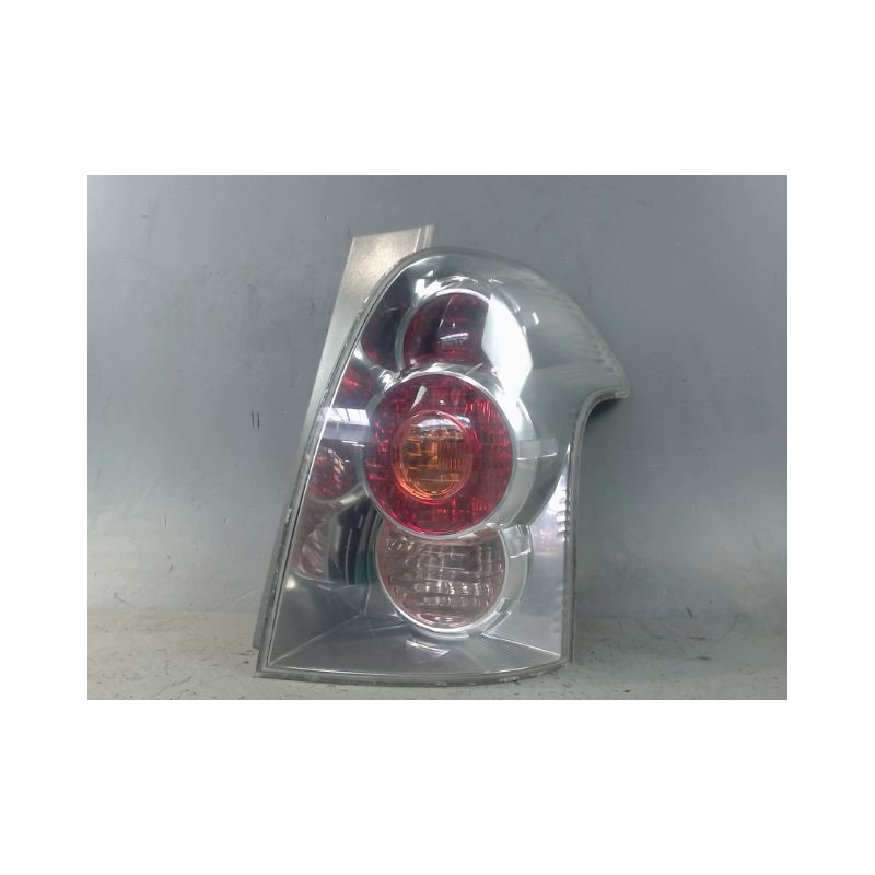 FEU ARRIERE DROIT TOYOTA COROLLA VERSO 2004-2007