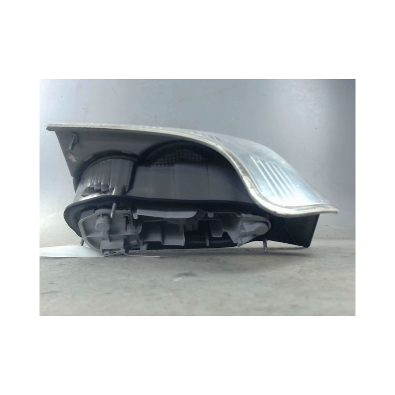 FEU ARRIERE DROIT TOYOTA COROLLA VERSO 2004-2007