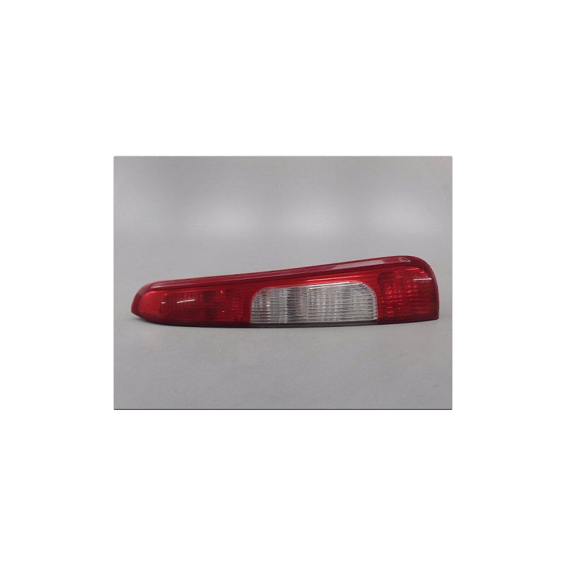 FEU ARRIERE DROIT FORD FOCUS C-MAX 03-07
