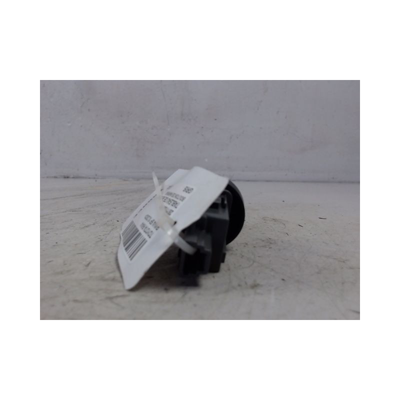 BOUTON DE WARNING TOYOTA RAV4 2003-