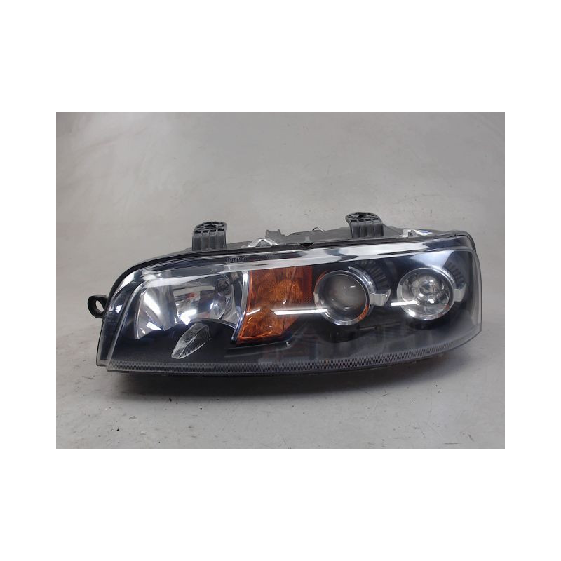 PHARE GAUCHE FIAT PUNTO