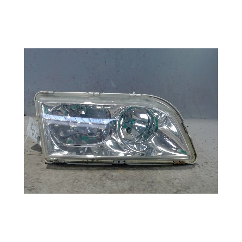 PHARE DROIT VOLVO V40 2000-