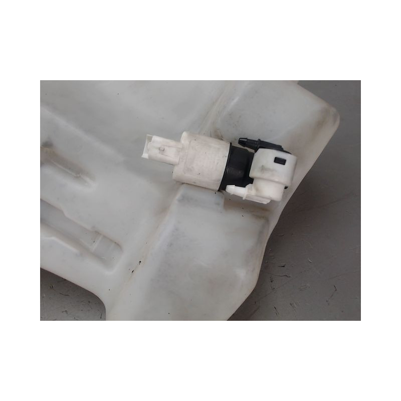 RESERVOIR LAVE-GLACE AVANT CITROEN C4