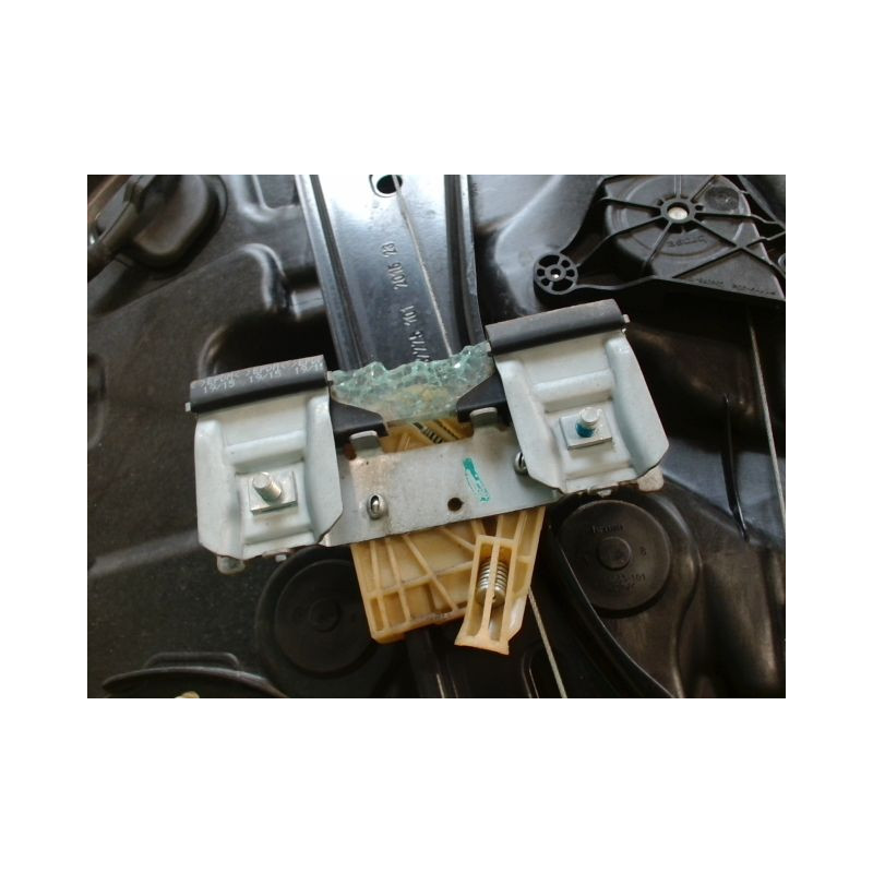 MECANISME+MOTEUR LEVE-GLACE AVANT DROIT FIAT 500X
