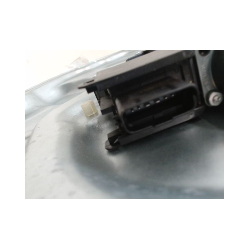MECANISME+MOTEUR LEVE-GLACE AVANT GAUCHE KIA VENGA 09-